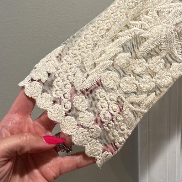 EXPRESS Size XS Lace Festival Concert Rodeo Top scalloped hem - Picture 4 of 6